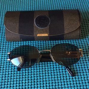 Meet your Posher, Mari